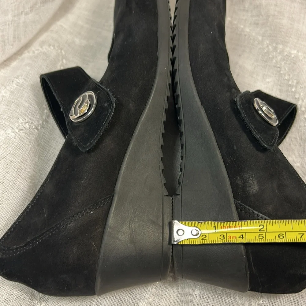 Waldlaufer almost new leather slight wedge shoes